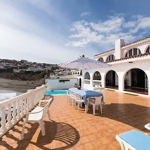 https://villa-coki-deluxe-first-line-of-the-beach.in-canary-islands.com